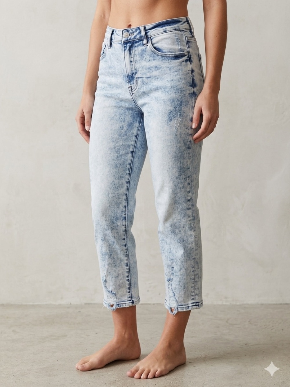 Risen Acid Wash Retro vibe Capri jeans size 11.